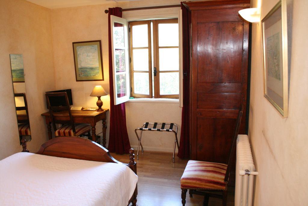 Logis Hotel Les Hospitaliers Le Poet-Laval Room photo