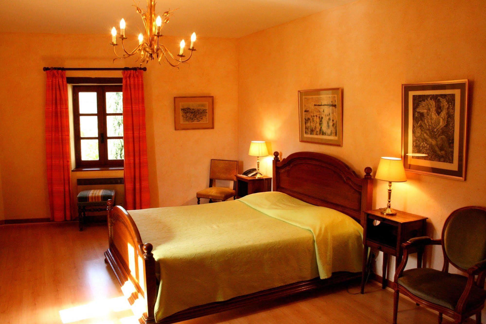Logis Hotel Les Hospitaliers Le Poet-Laval Exterior photo