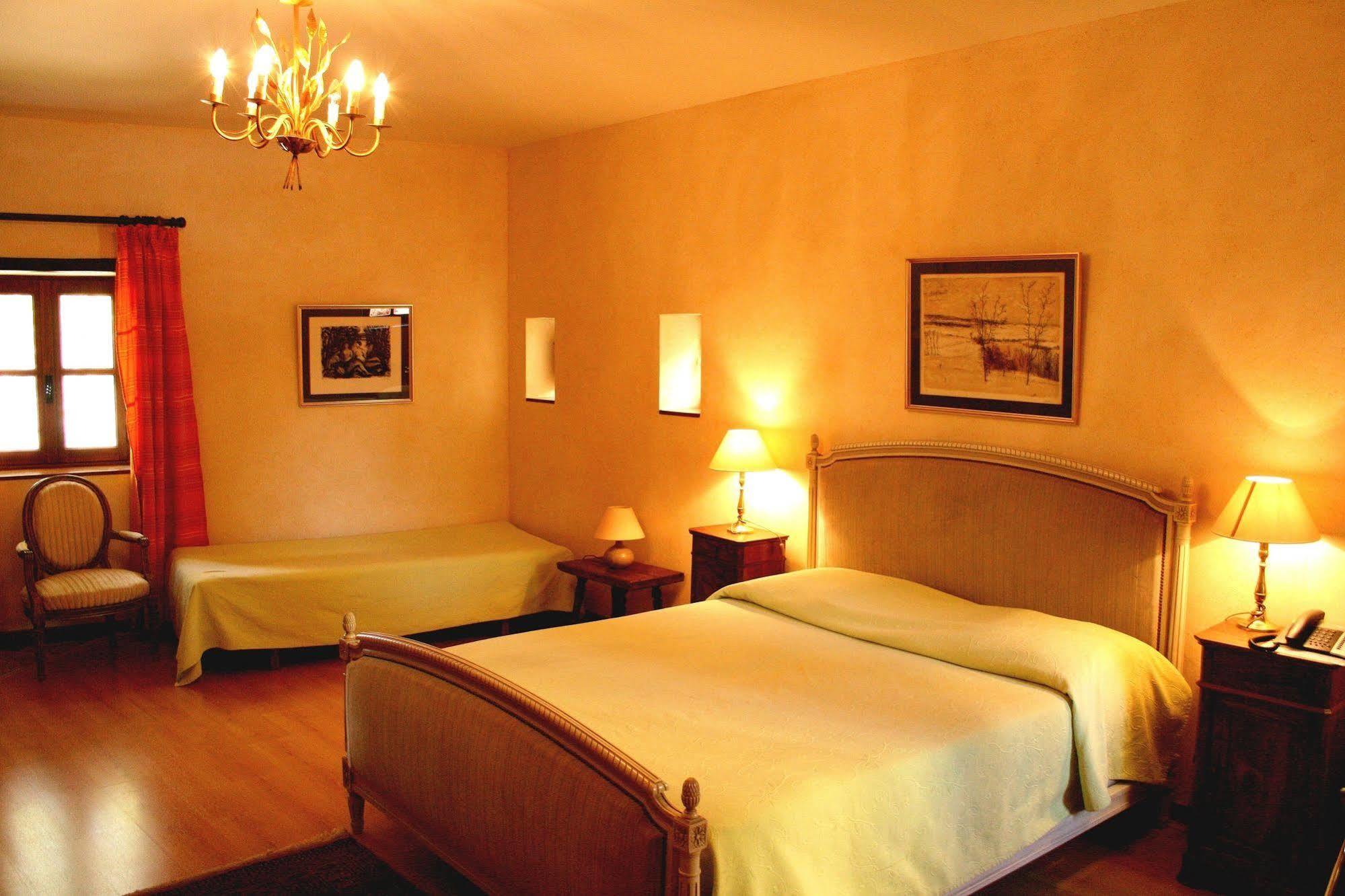Logis Hotel Les Hospitaliers Le Poet-Laval Exterior photo